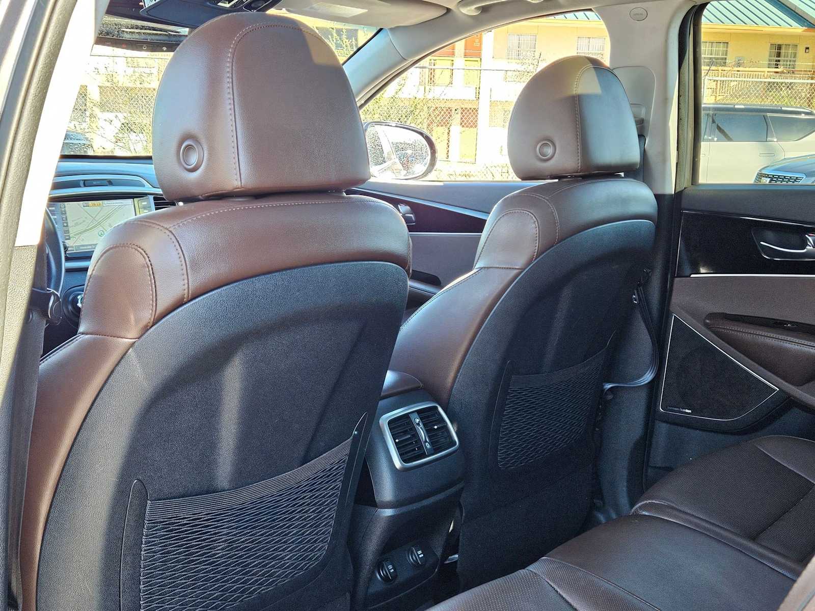 Thumbnail: 2020 Kia Sorento - 16