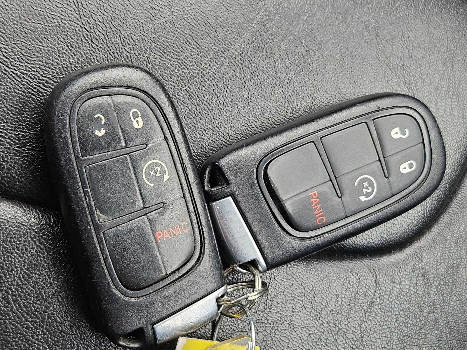 Thumbnail: 2019 Jeep Cherokee - 30