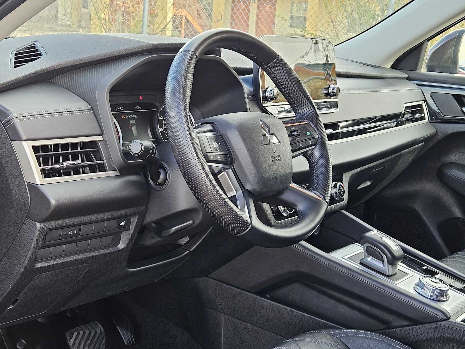 Thumbnail: 2022 Mitsubishi Outlander - 2