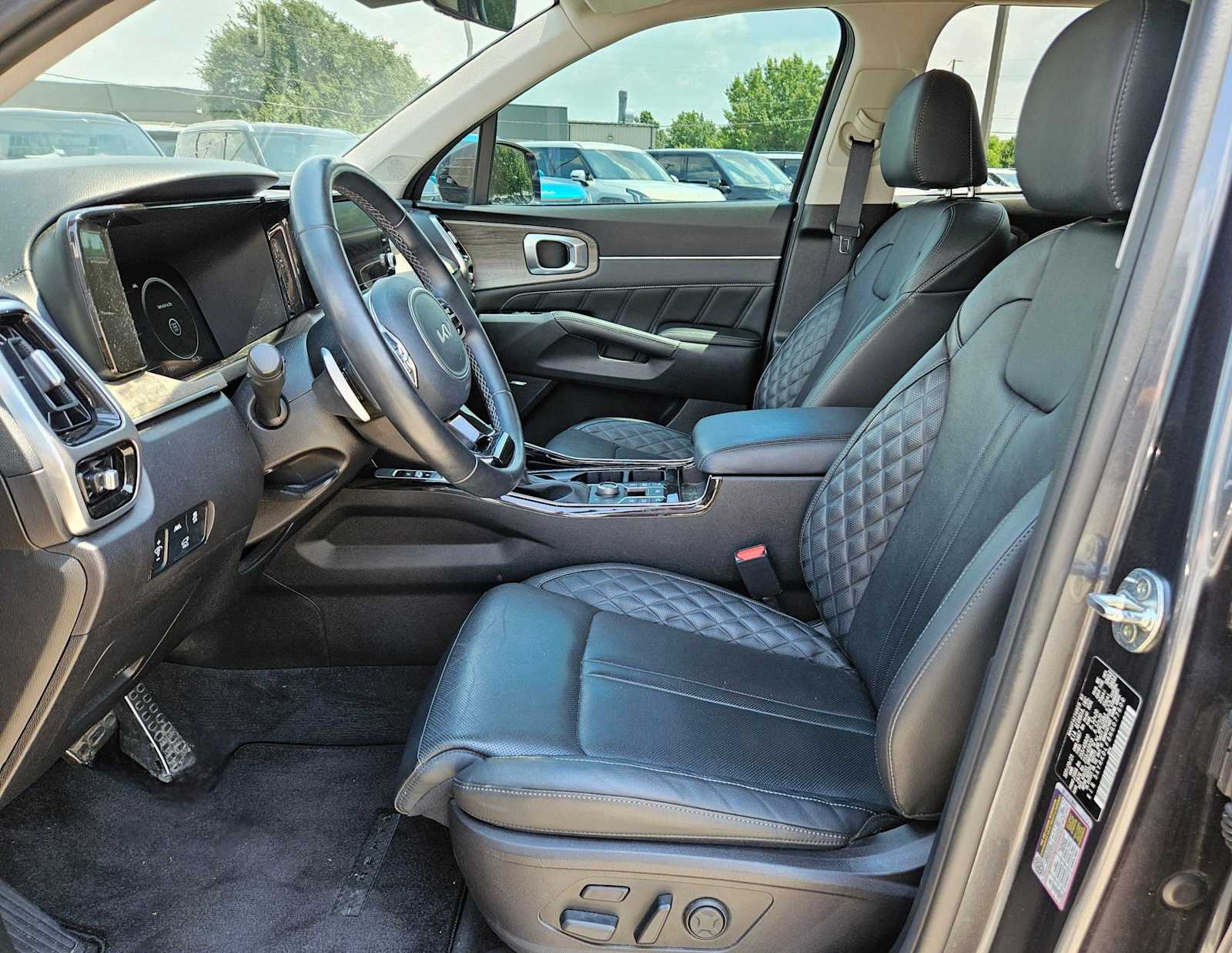 Thumbnail: 2022 Kia Sorento - 17