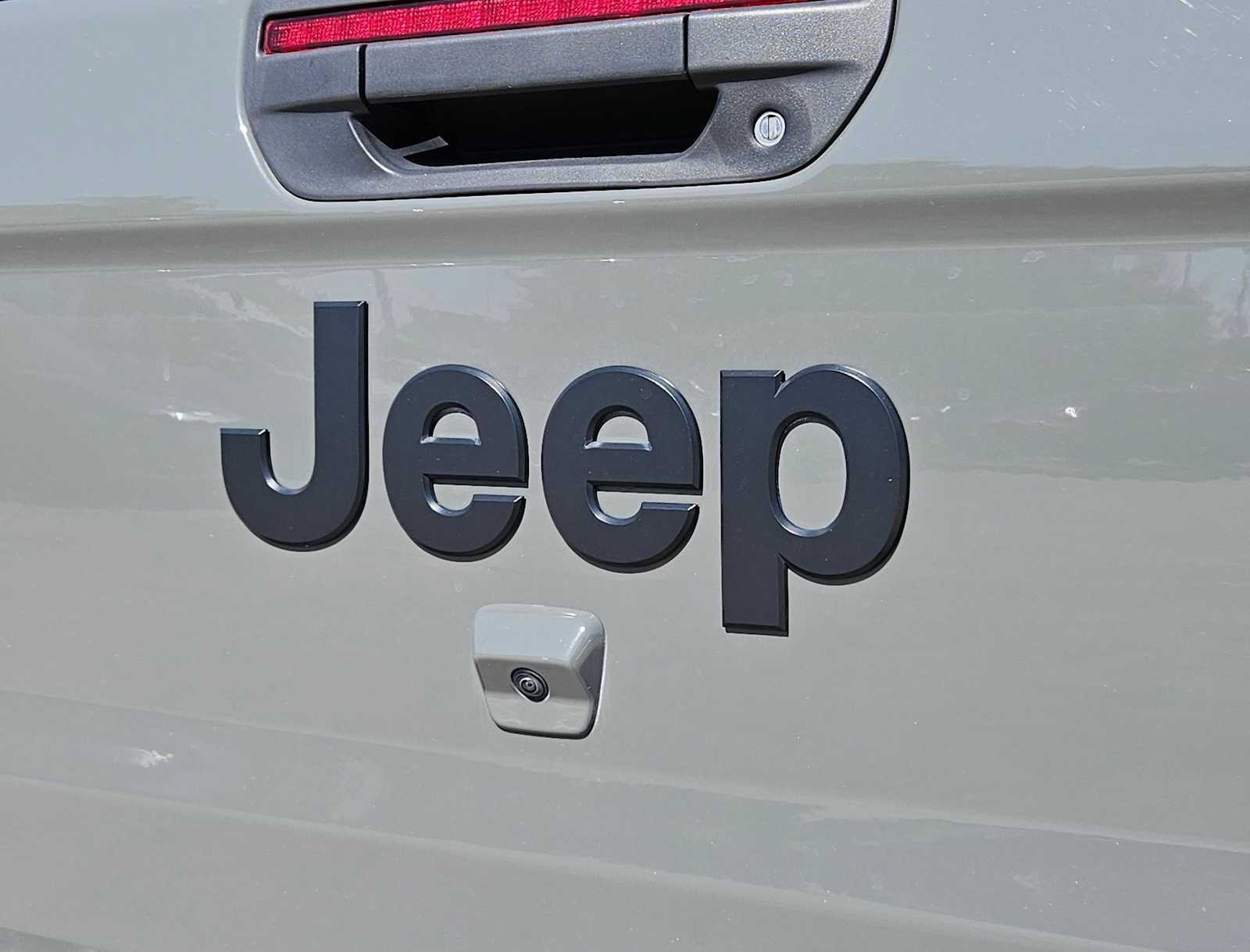 Thumbnail: 2023 Jeep Gladiator - 12