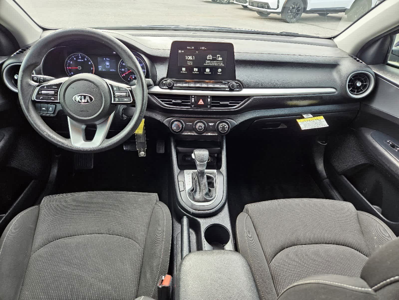 Thumbnail: 2020 Kia Forte - 16