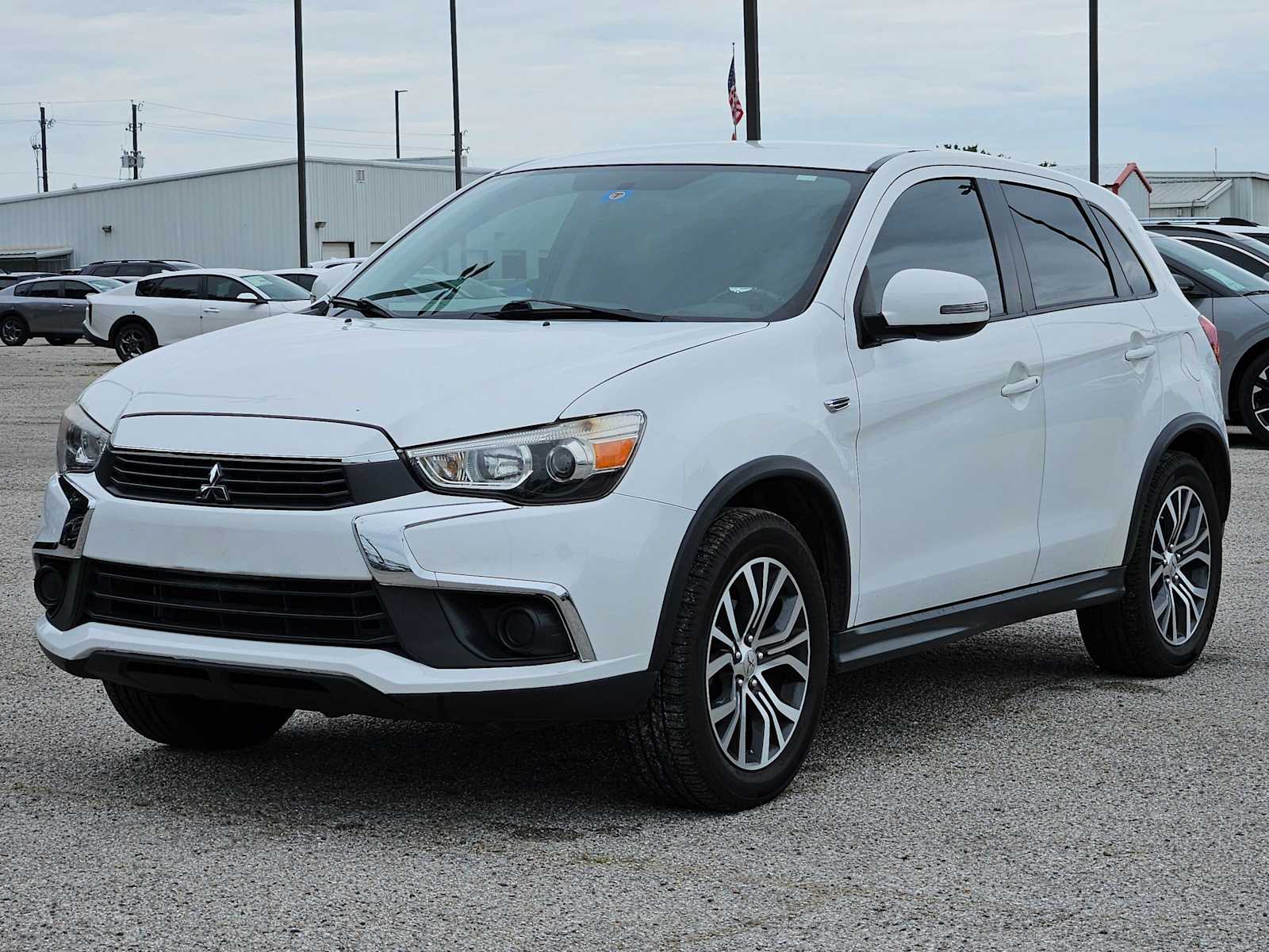 Thumbnail: 2017 Mitsubishi Outlander Sport - 10