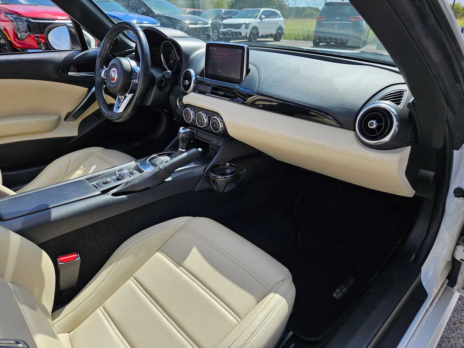 Thumbnail: 2019 Fiat 124 Spider - 19