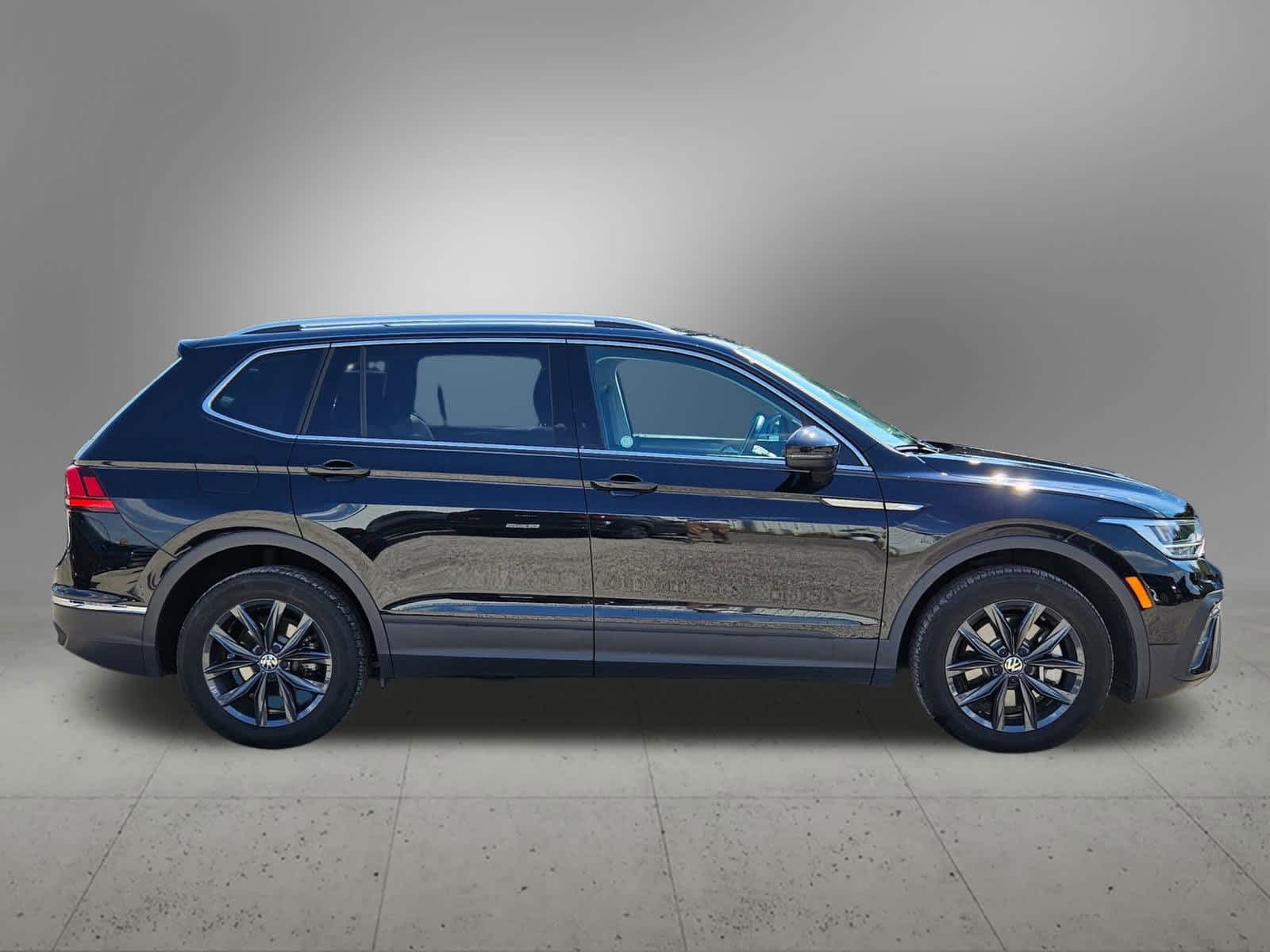 Thumbnail: 2024 Volkswagen Tiguan - 7