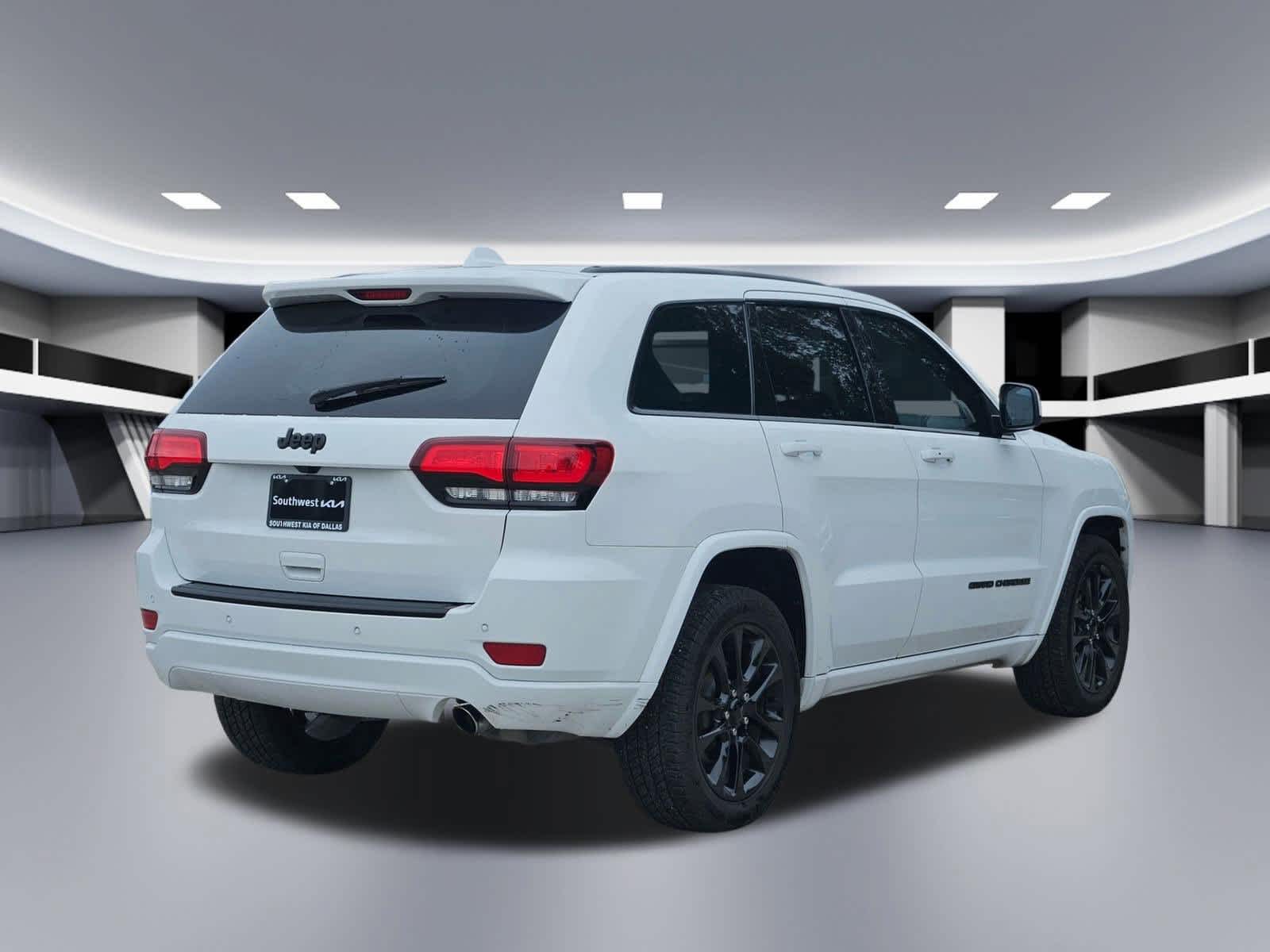 Thumbnail: 2018 Jeep Grand Cherokee - 5