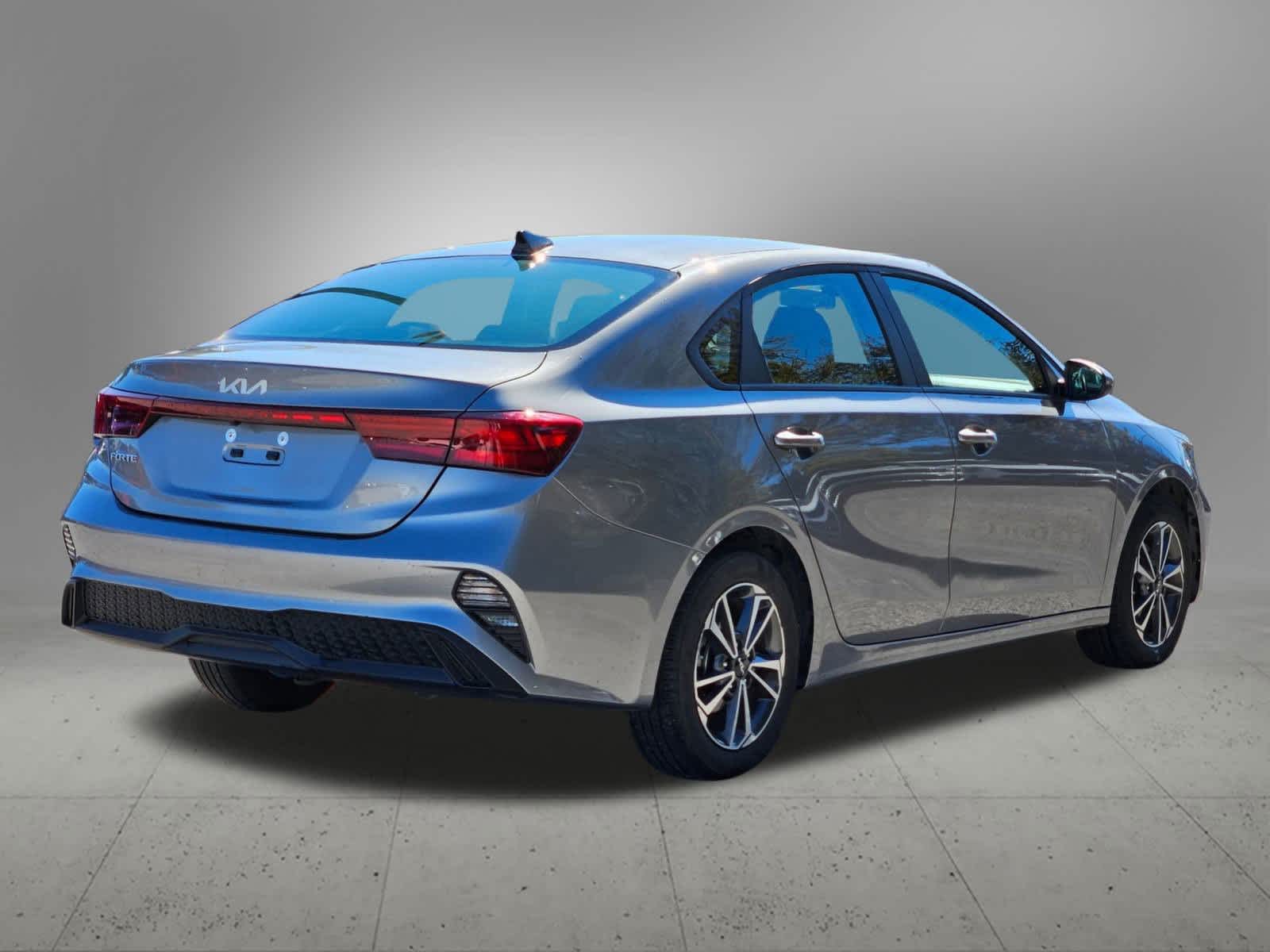 Thumbnail: 2024 Kia Forte - 6