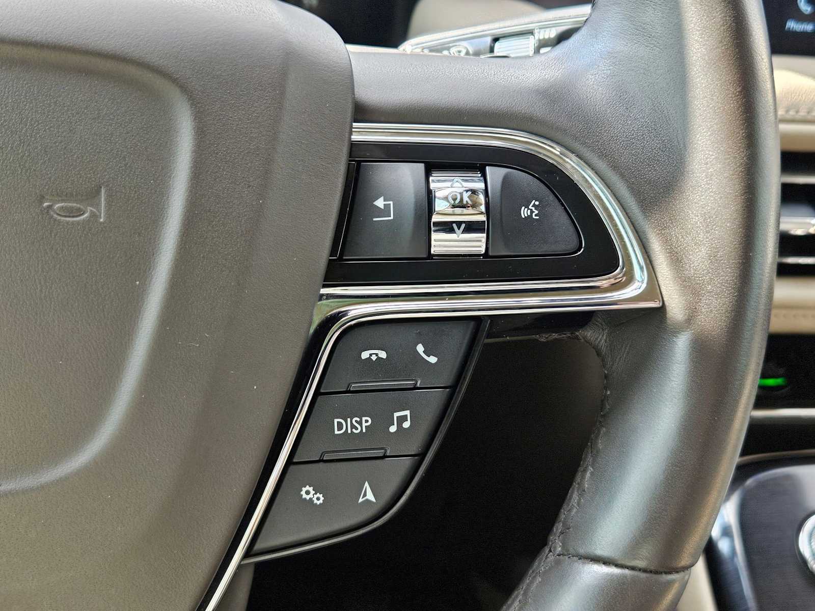 Thumbnail: 2022 Lincoln Nautilus - 25