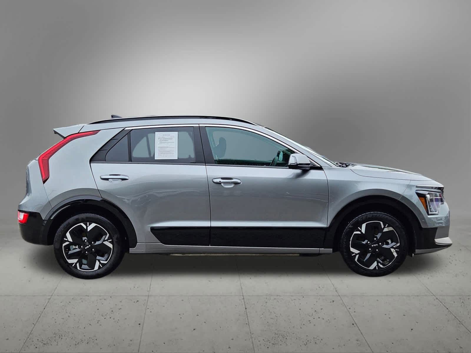 Thumbnail: 2024 Kia Niro - 7