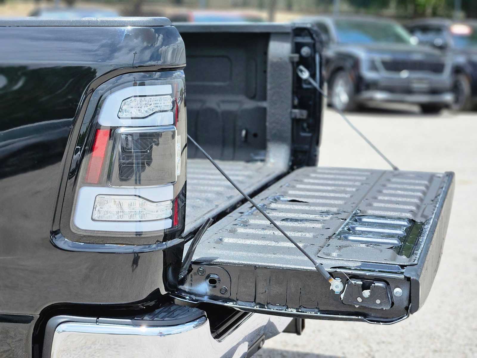 Thumbnail: 2019 RAM 1500 - 16