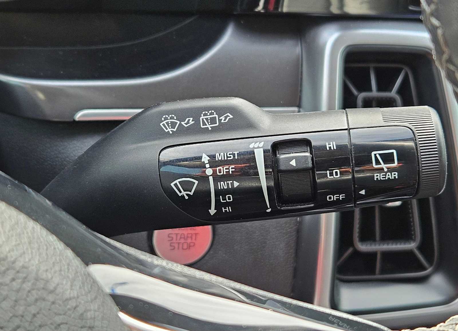 Thumbnail: 2023 Kia Sorento - 31