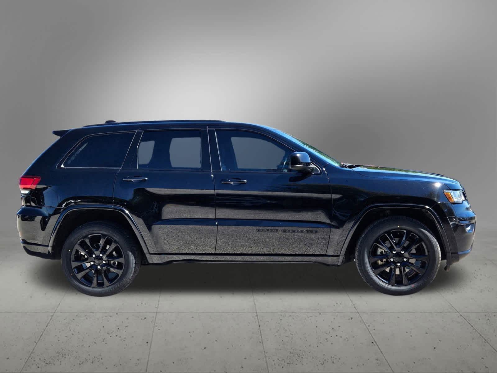 Thumbnail: 2023 Jeep Grand Cherokee - 6
