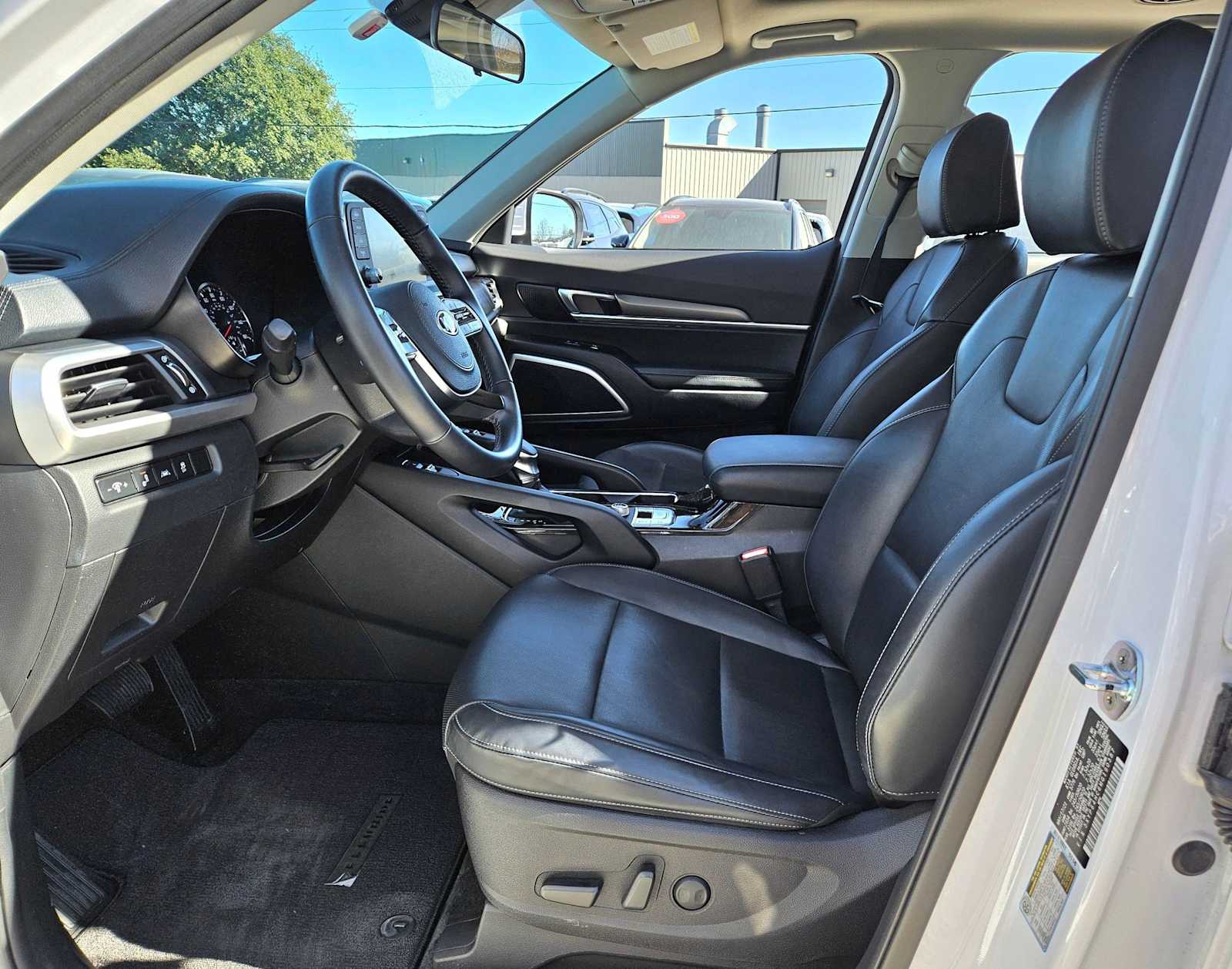 Thumbnail: 2021 Kia Telluride - 16