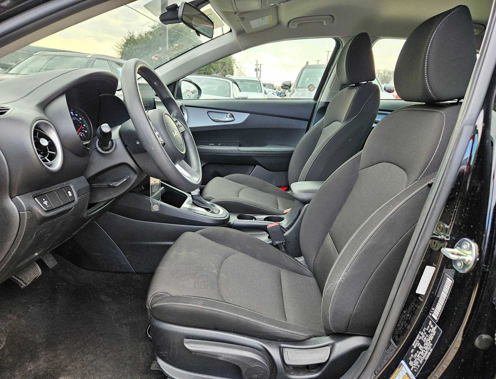 Thumbnail: 2024 Kia Forte - 16