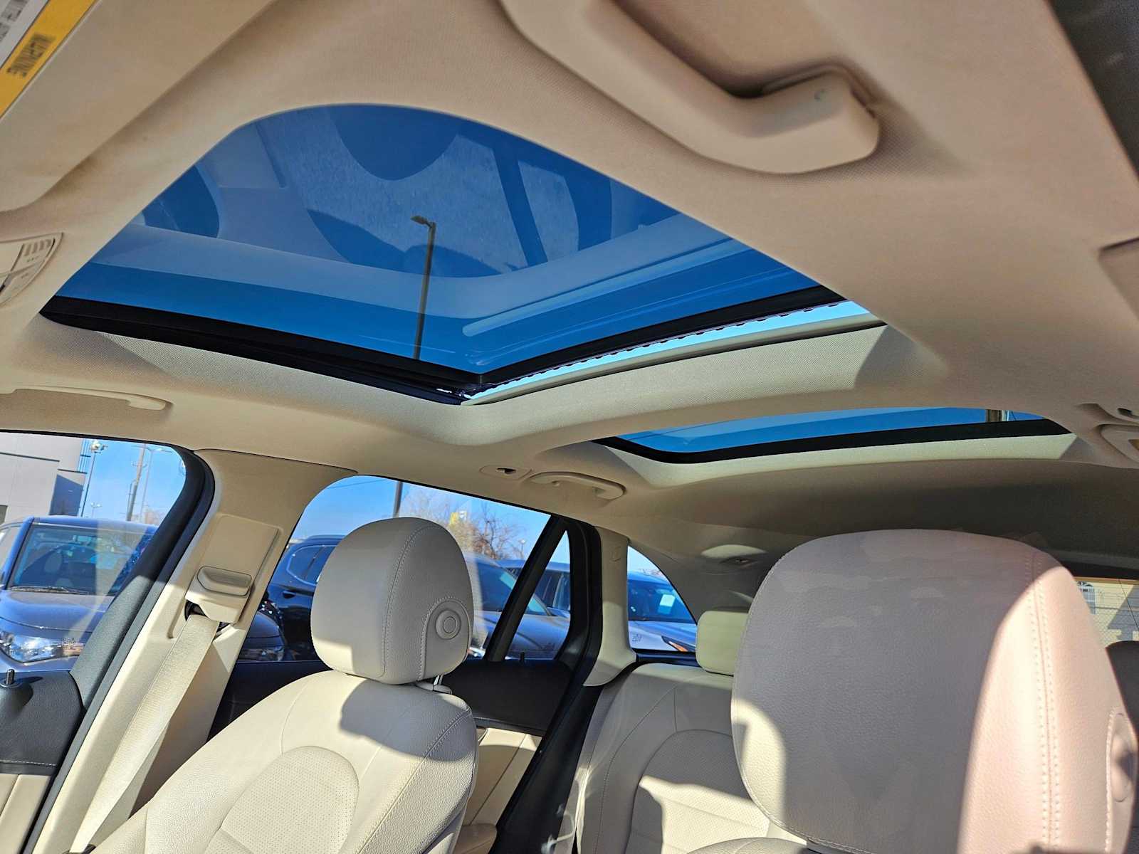 Thumbnail: 2016 Mercedes-Benz GLC - 13