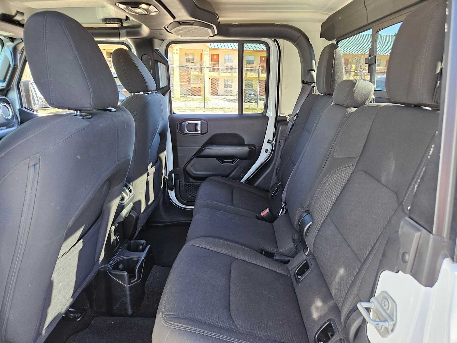 Thumbnail: 2023 Jeep Gladiator - 17