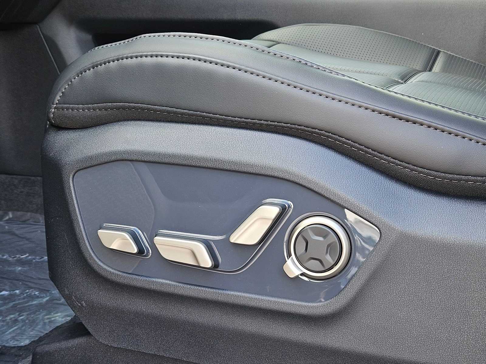 Thumbnail: 2027 Kia Telluride - 18