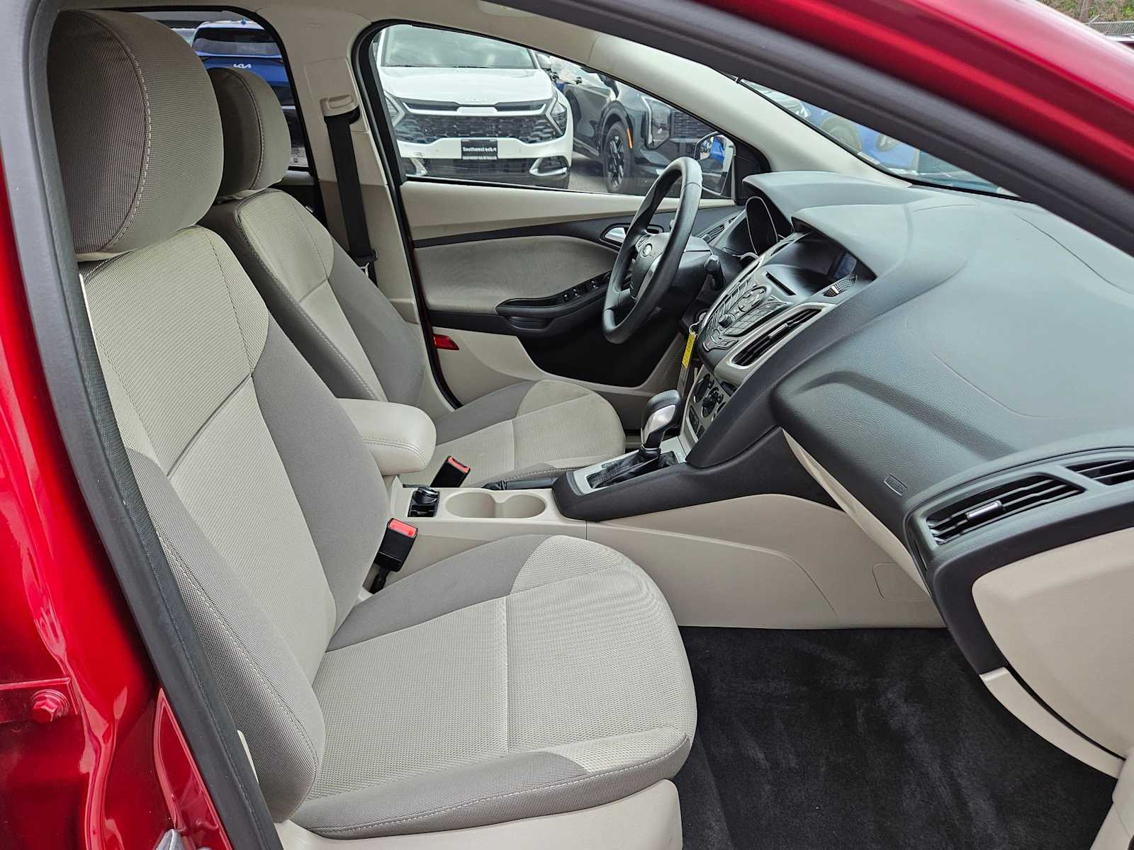 Thumbnail: 2014 Ford Focus - 20