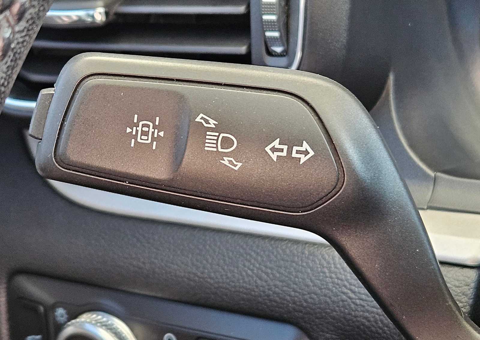 Thumbnail: 2020 Ford Explorer - 27