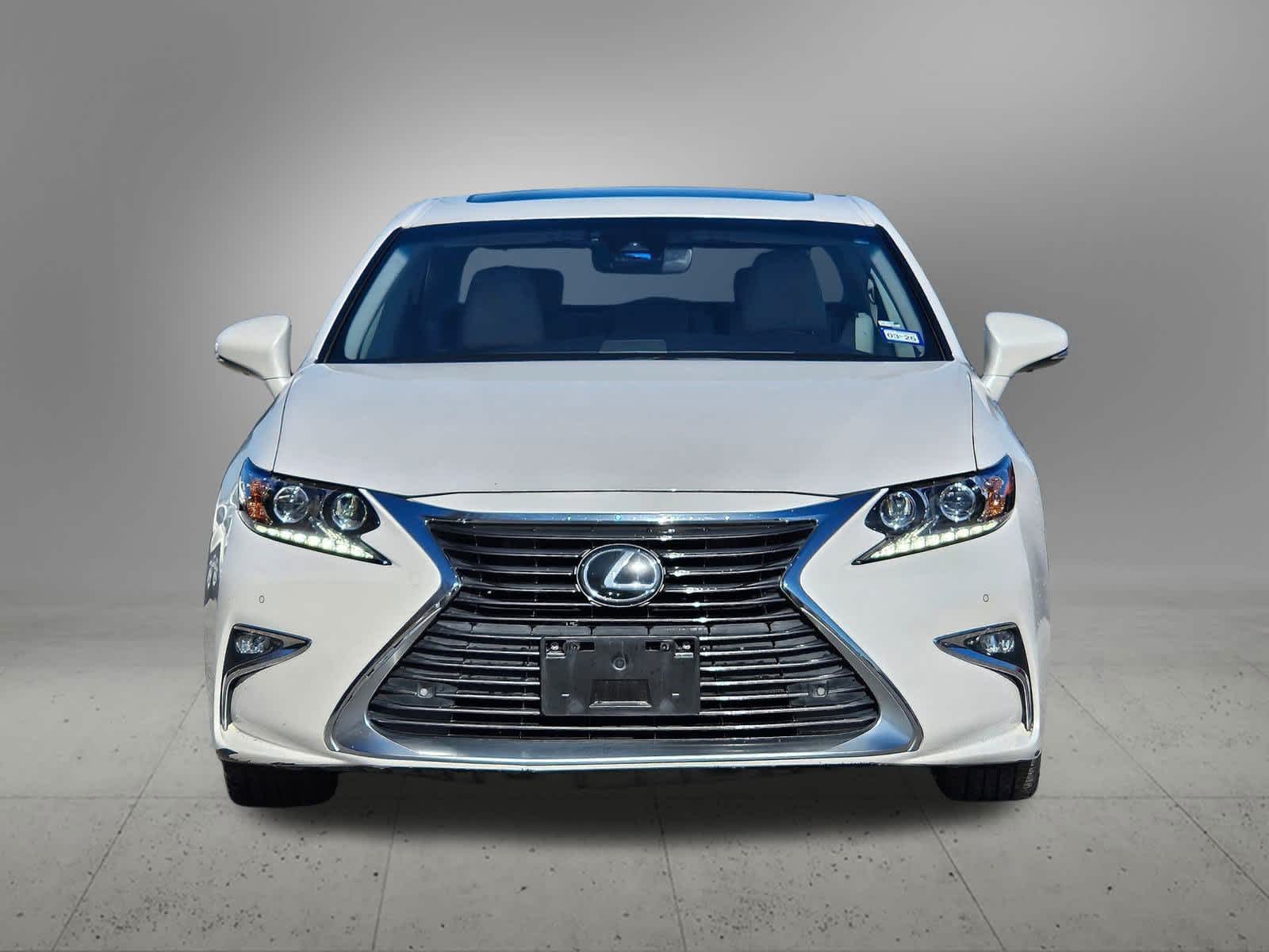 Thumbnail: 2018 Lexus ES - 9