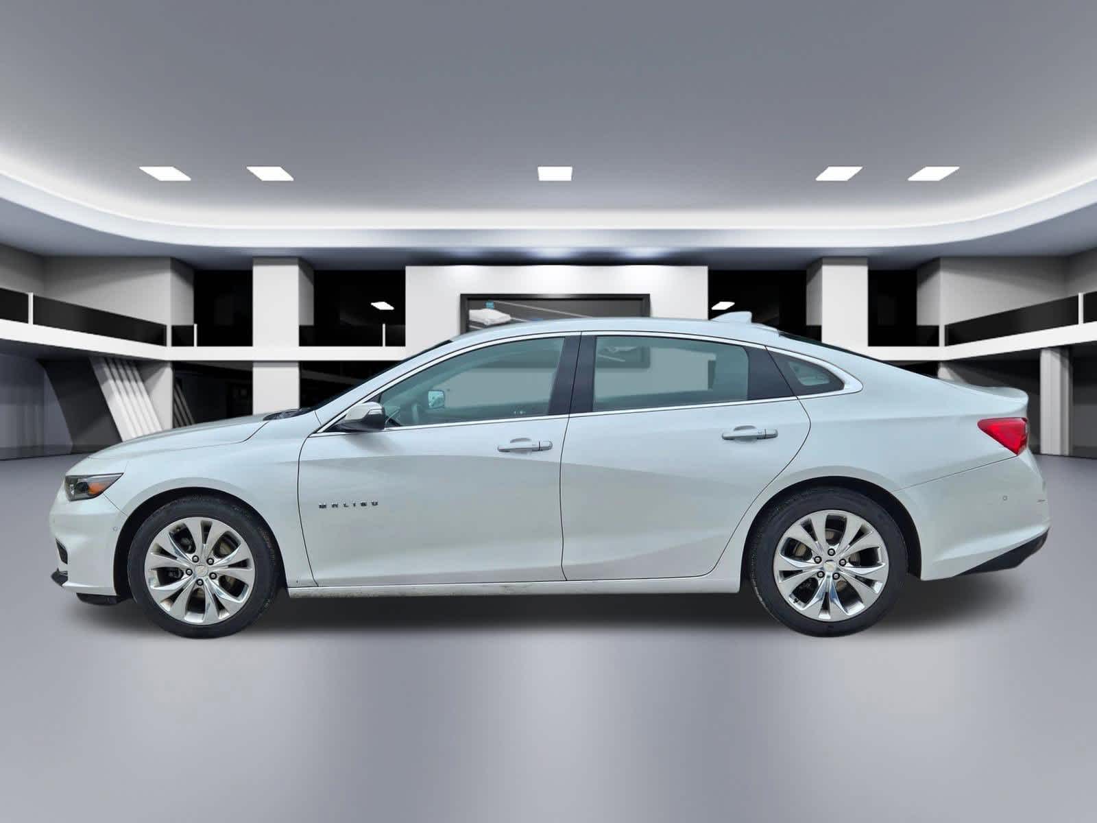 Thumbnail: 2018 Chevrolet Malibu - 2