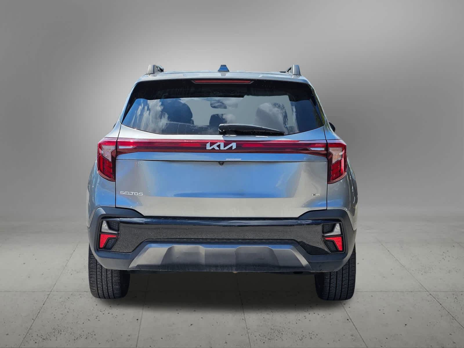2024 Kia Seltos X-Line photo 3