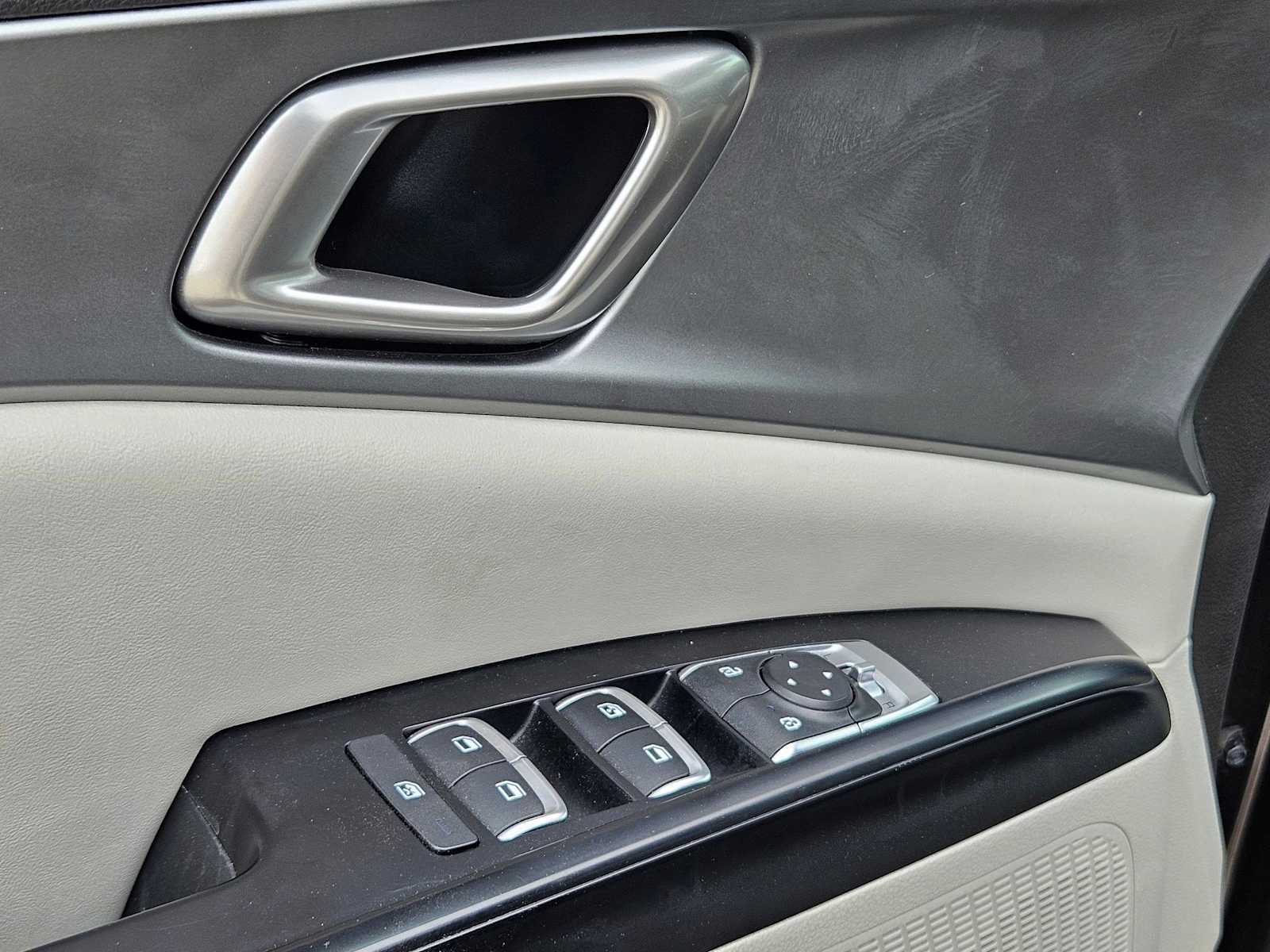 Thumbnail: 2024 Kia Carnival - 29