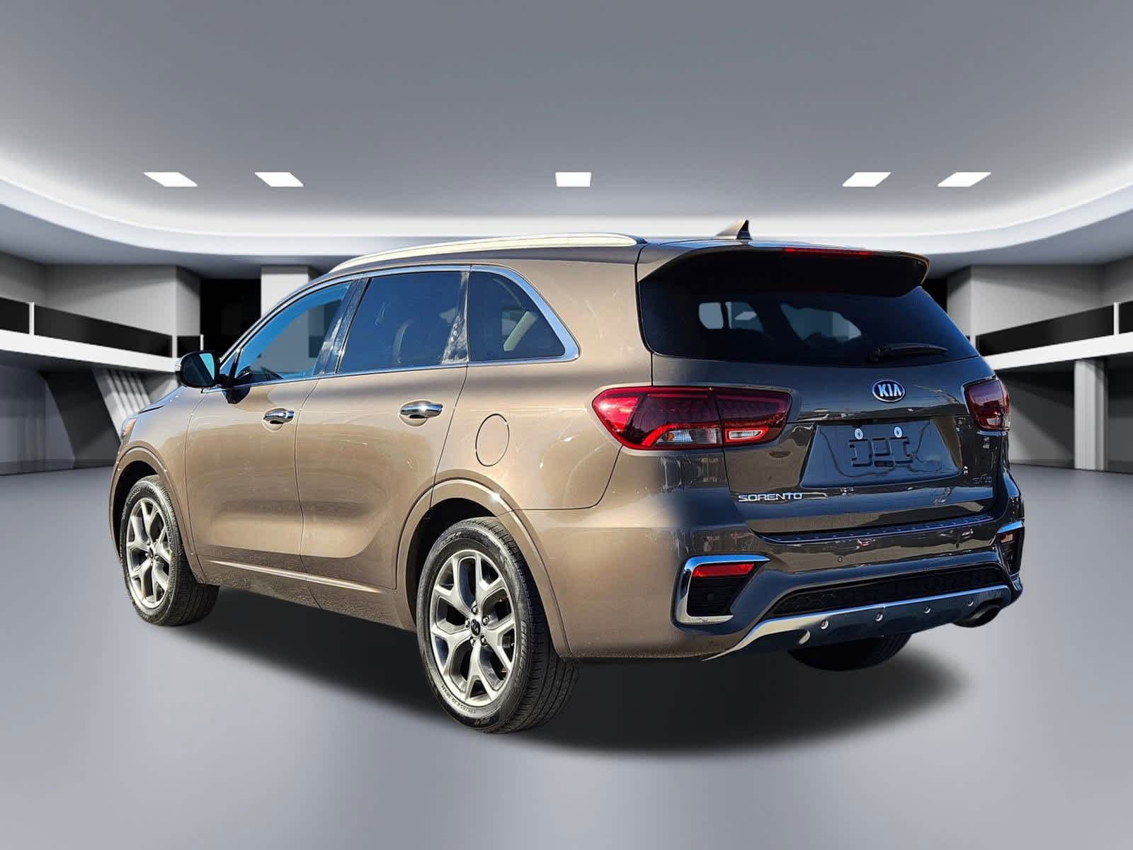 Thumbnail: 2020 Kia Sorento - 3