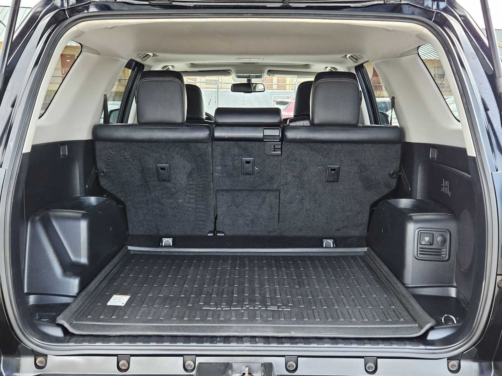 Thumbnail: 2018 Toyota 4Runner - 31