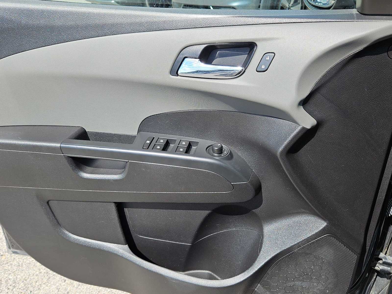 Thumbnail: 2015 Chevrolet Sonic - 15