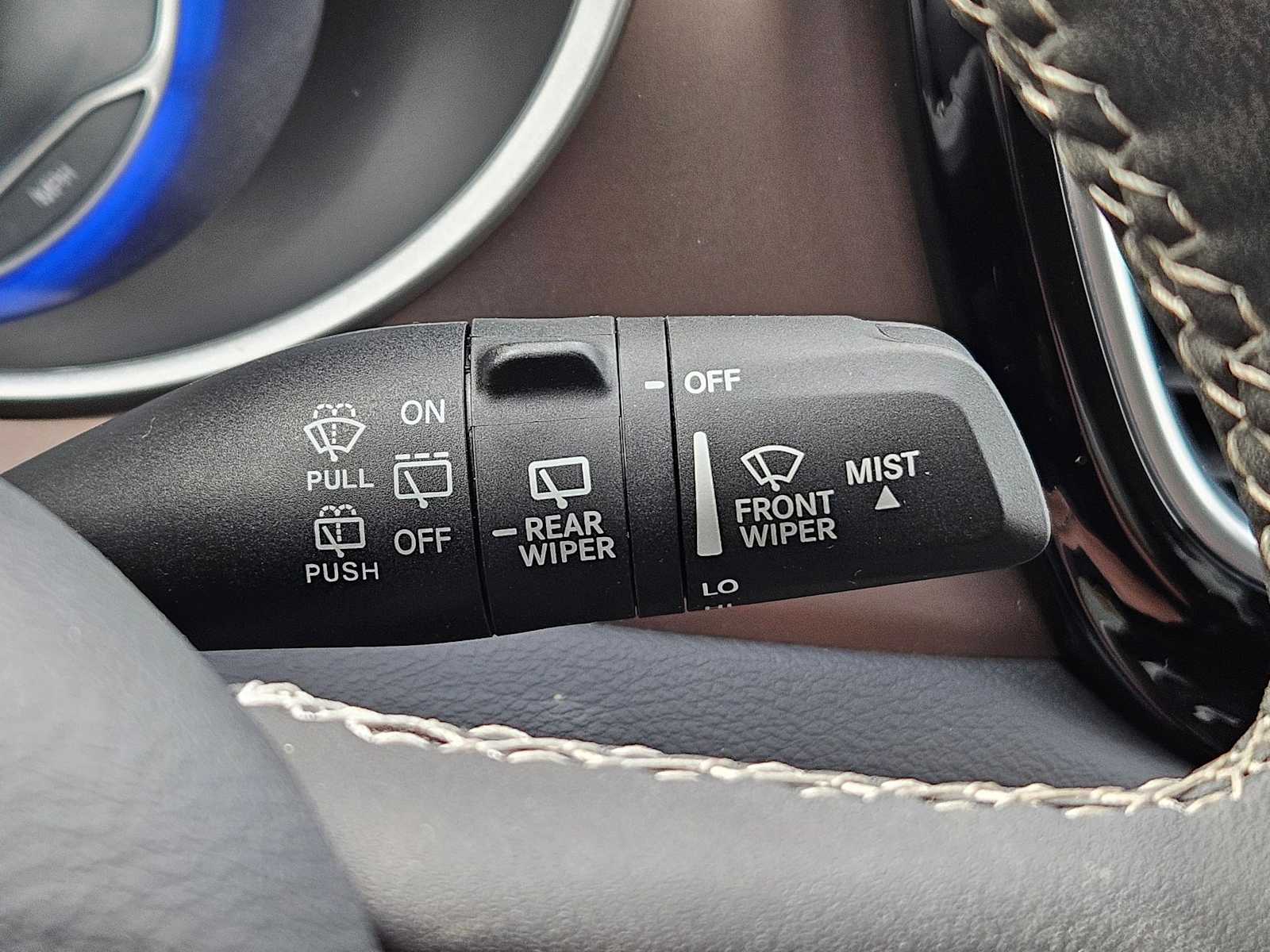 Thumbnail: 2023 Chrysler Voyager - 28