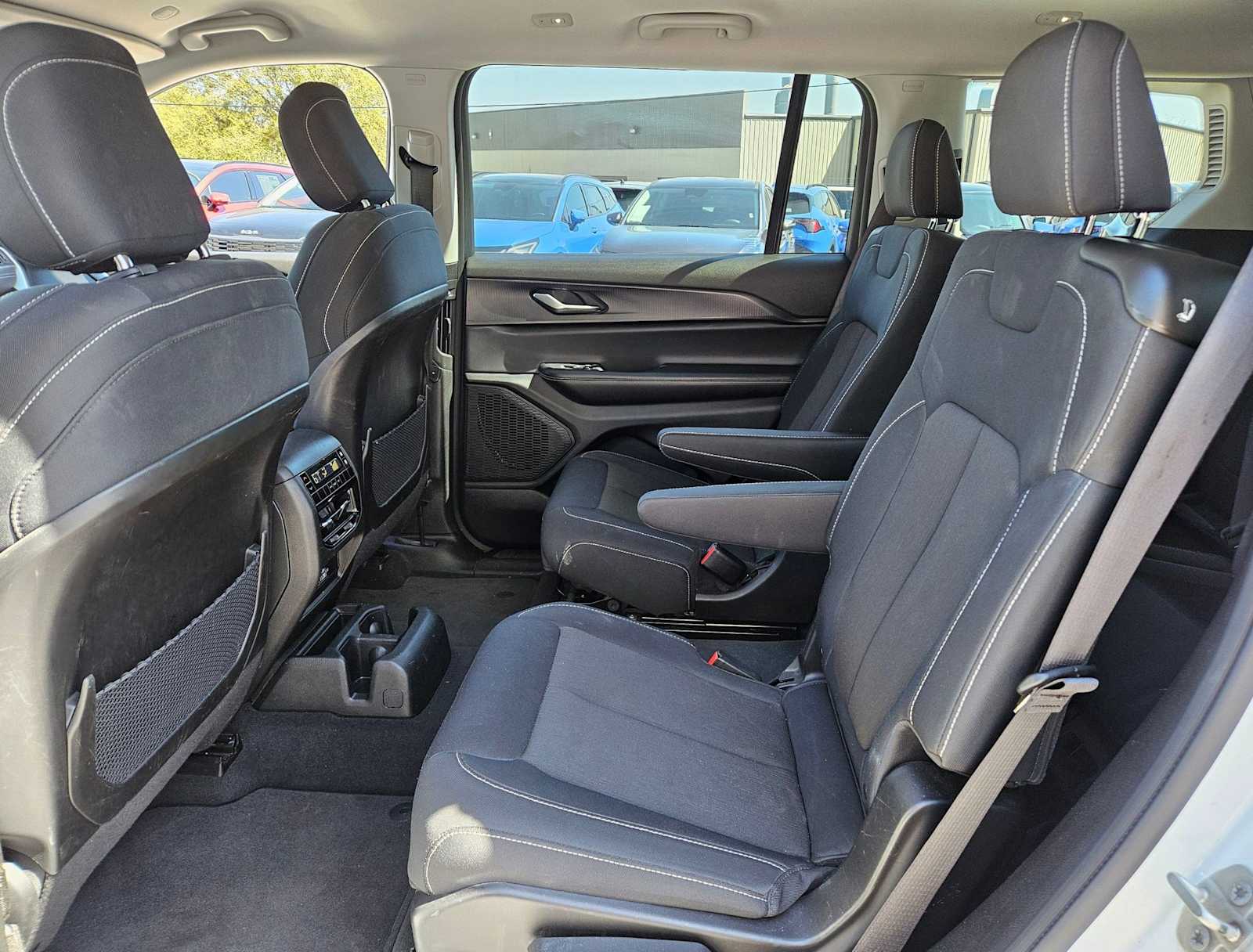 Thumbnail: 2023 Jeep Grand Cherokee L - 18