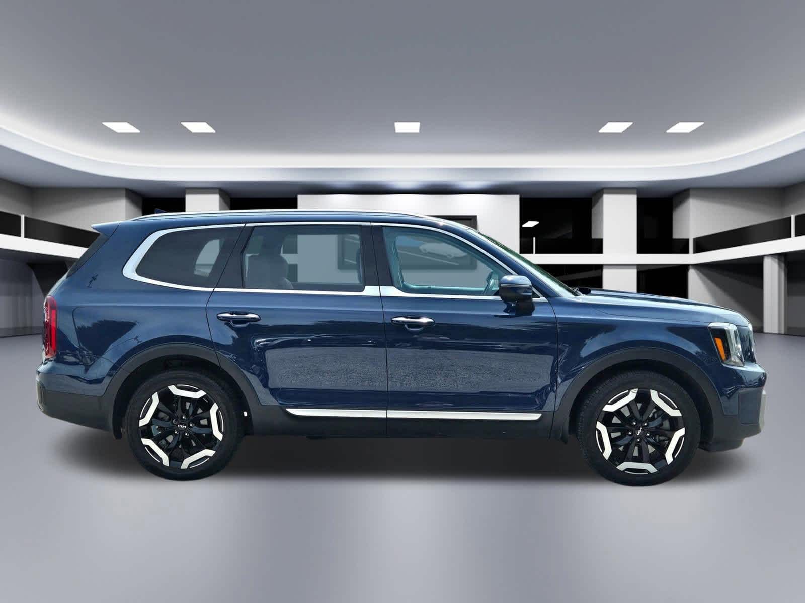 Thumbnail: 2023 Kia Telluride - 5