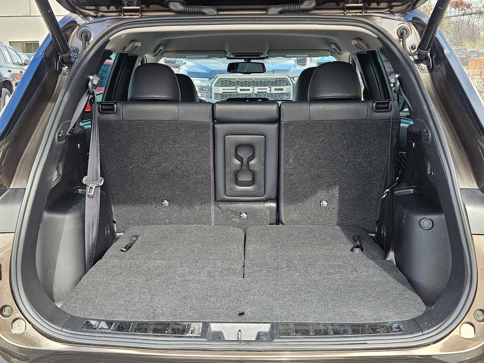 Thumbnail: 2022 Mitsubishi Outlander - 37