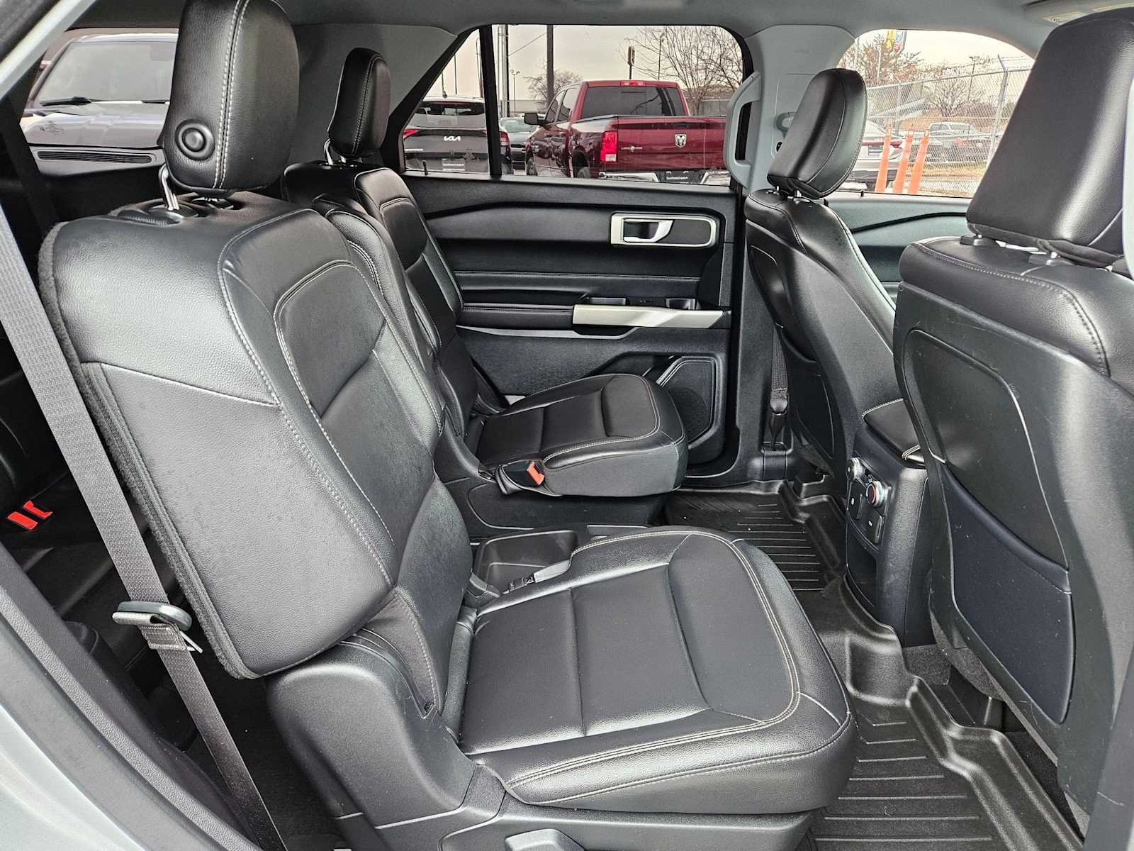 Thumbnail: 2020 Ford Explorer - 21