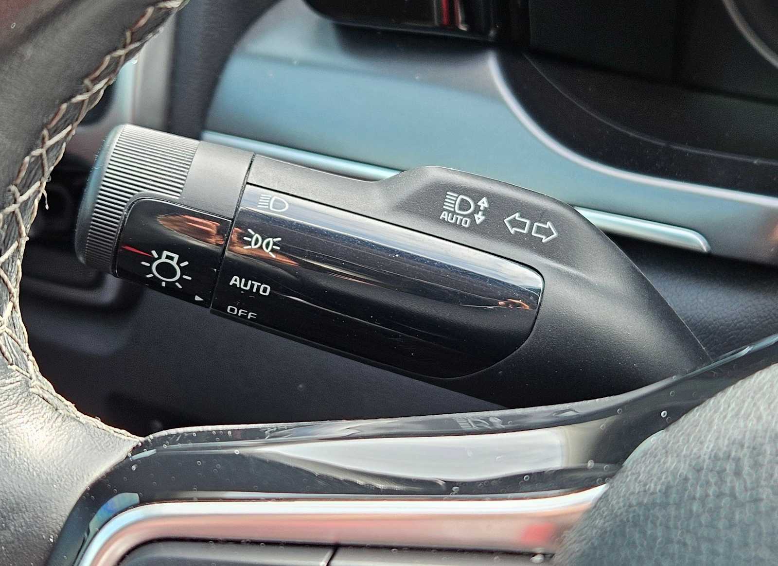 Thumbnail: 2023 Kia Sorento - 32