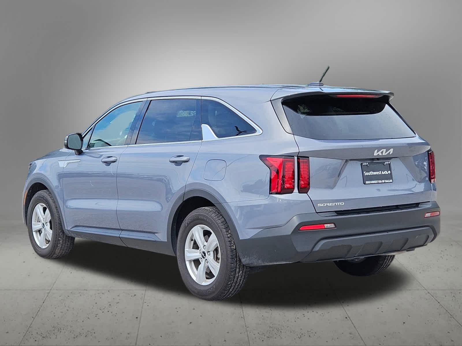 2023 Kia Sorento LX photo 4