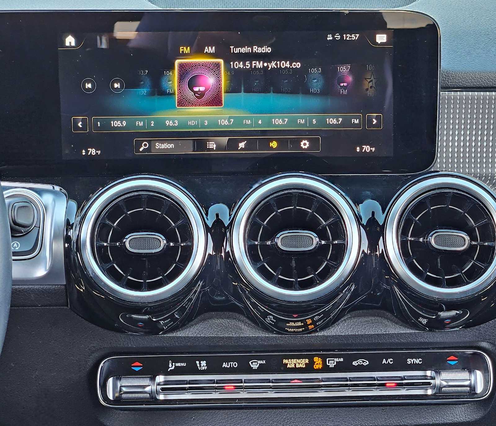 Thumbnail: 2023 Mercedes-Benz GLB - 23