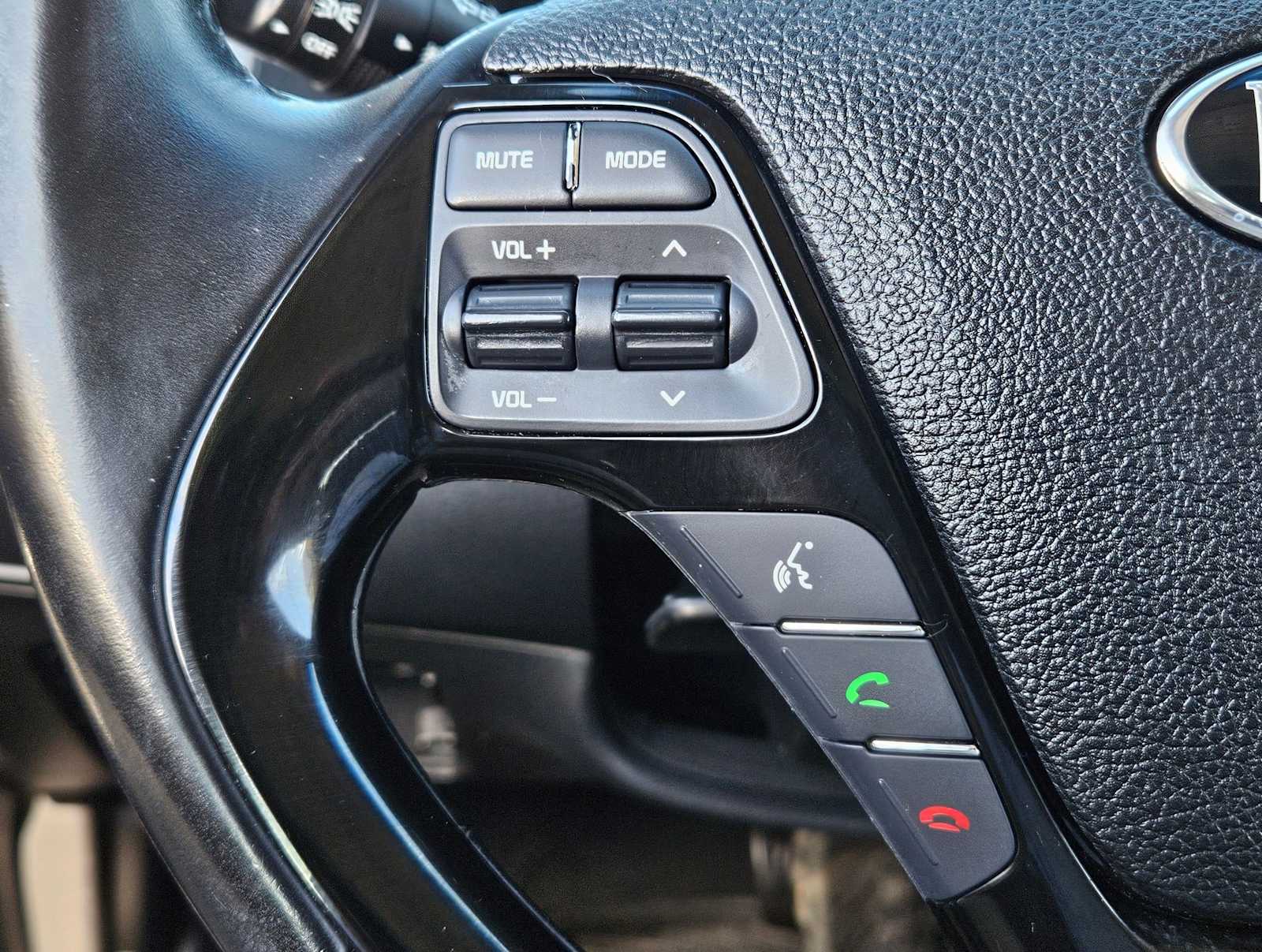 Thumbnail: 2017 Kia Forte - 25