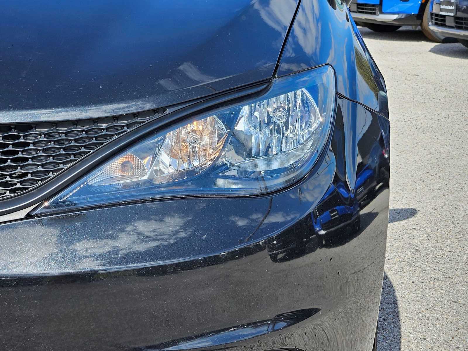 Thumbnail: 2023 Chrysler Voyager - 11