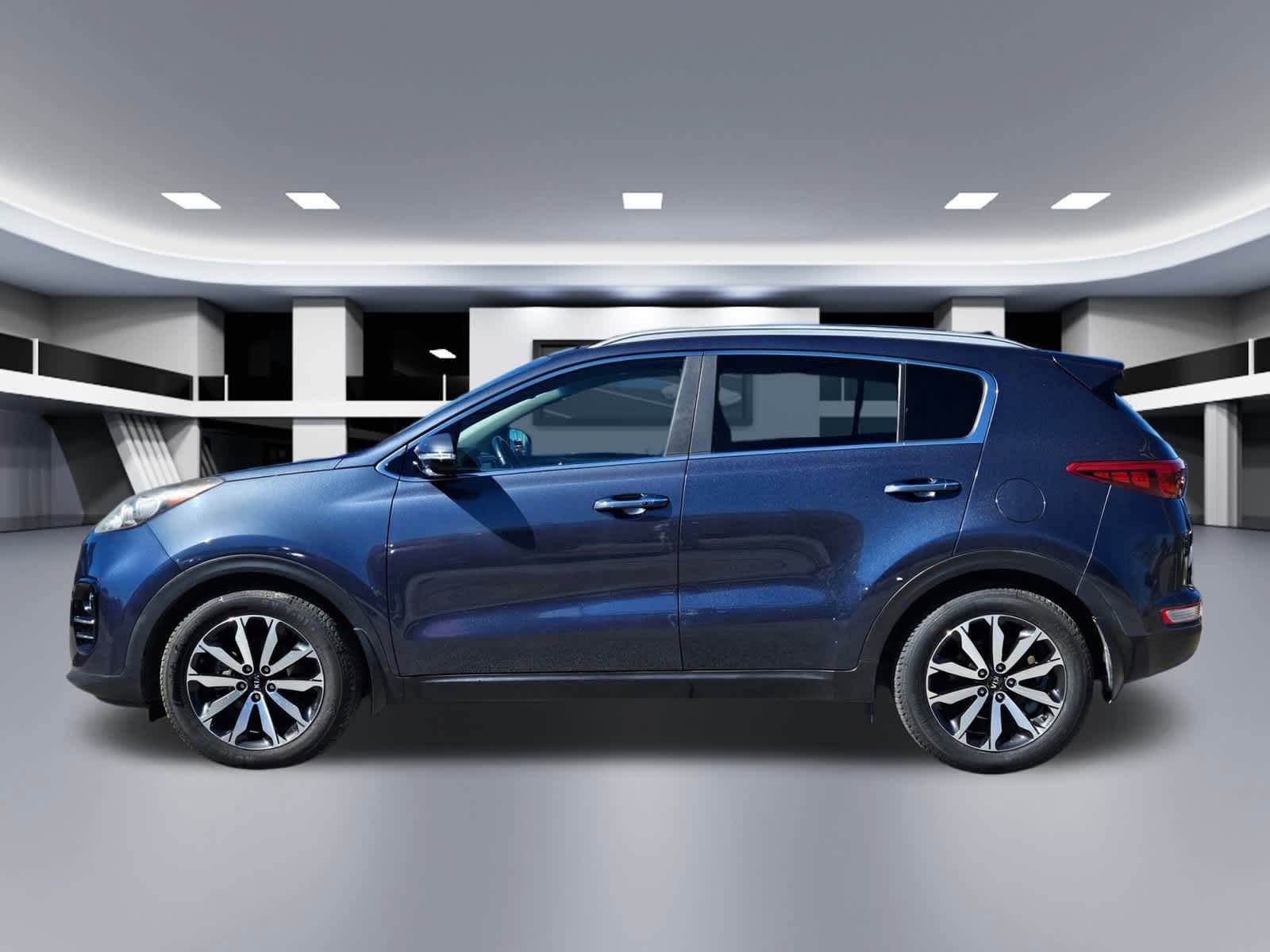 Thumbnail: 2017 Kia Sportage - 3