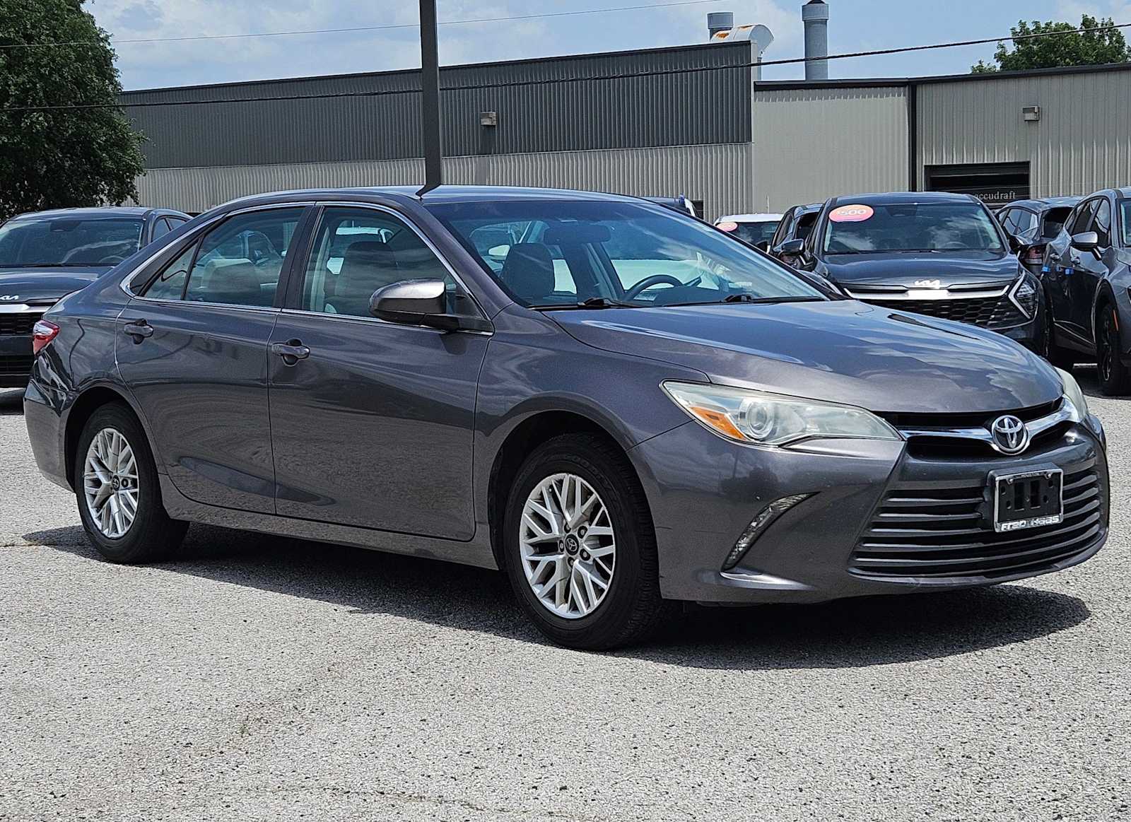 2016 Toyota Camry LE 7