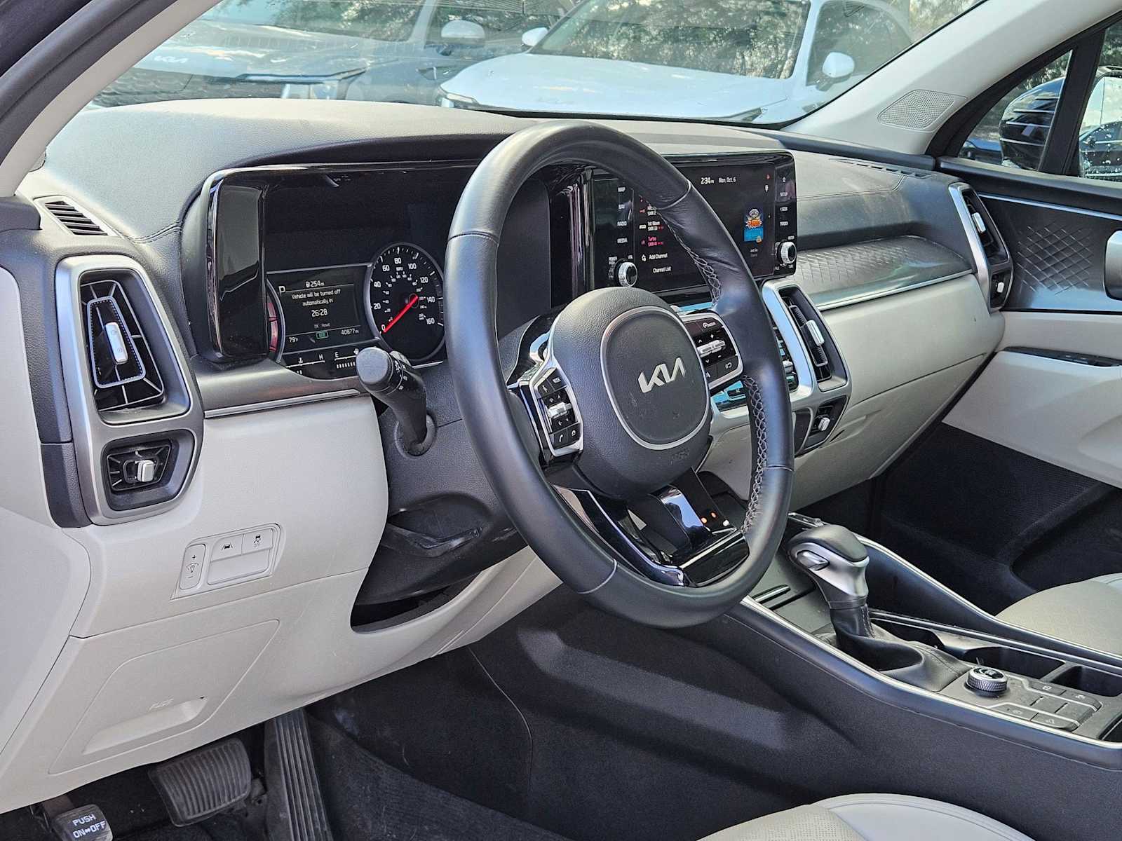 2023 Kia Sorento S photo 2
