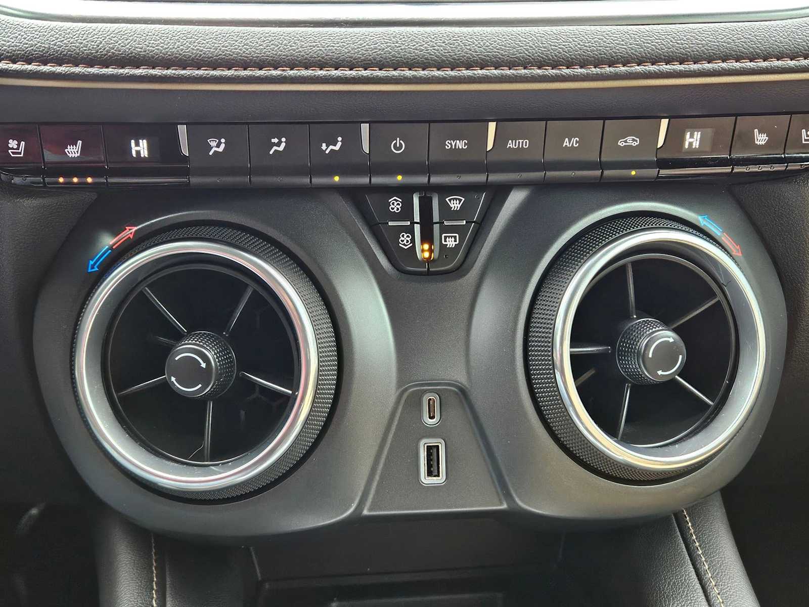 Thumbnail: 2020 Chevrolet Blazer - 32