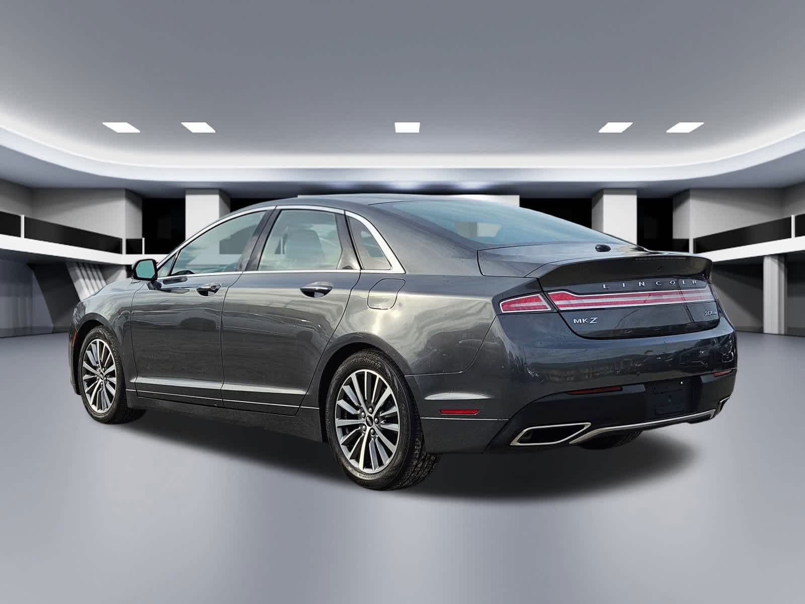 Thumbnail: 2019 Lincoln MKZ - 3