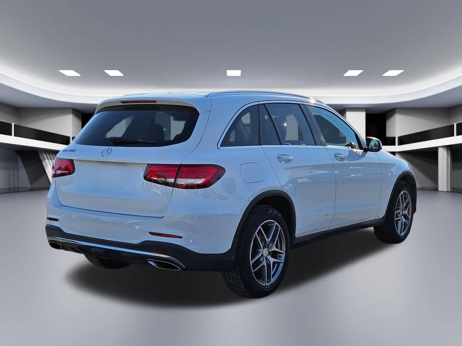 Thumbnail: 2016 Mercedes-Benz GLC - 5