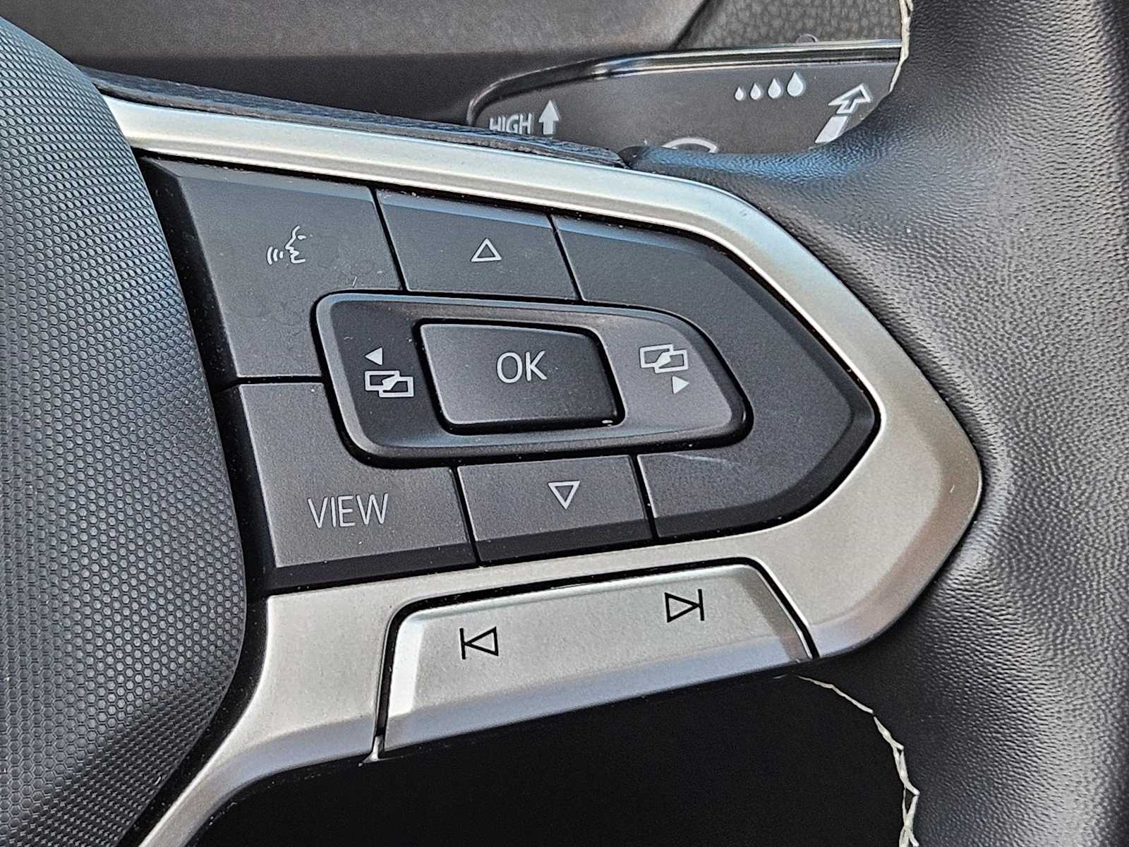 Thumbnail: 2024 Volkswagen Tiguan - 24