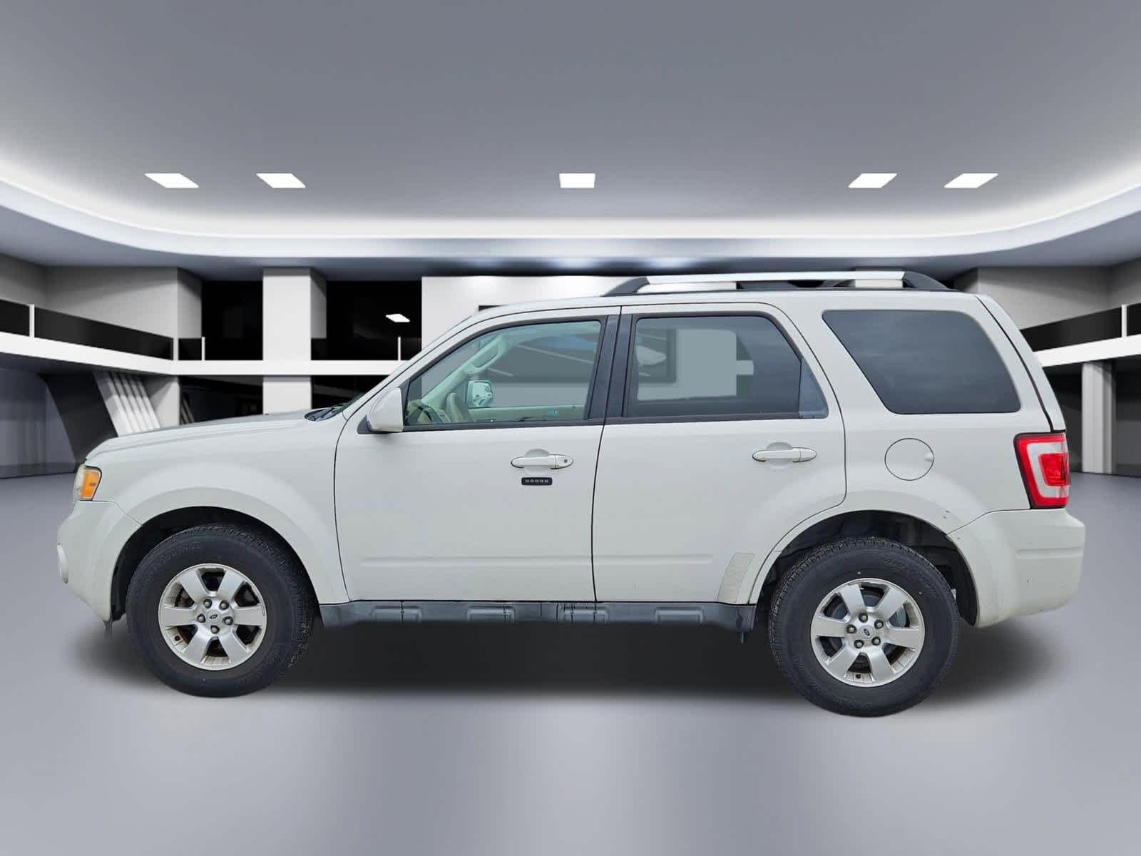 Thumbnail: 2011 Ford Escape - 3