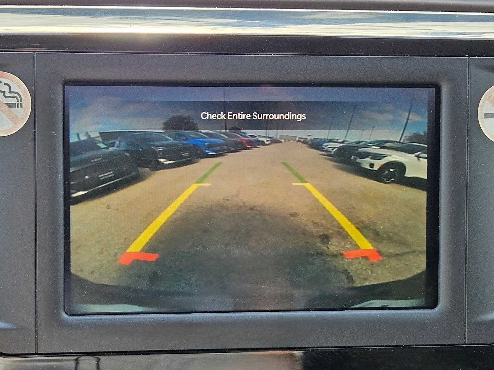 Thumbnail: 2023 Chrysler Voyager - 21