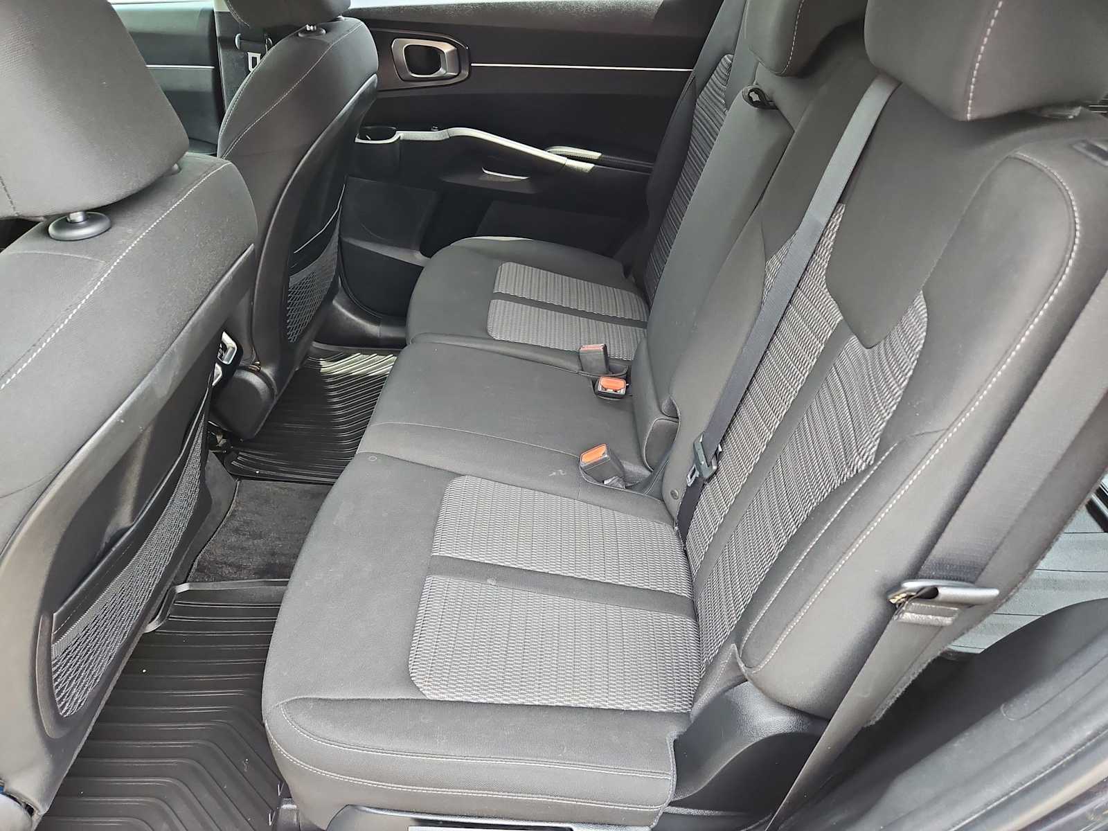 Thumbnail: 2022 Kia Sorento - 16